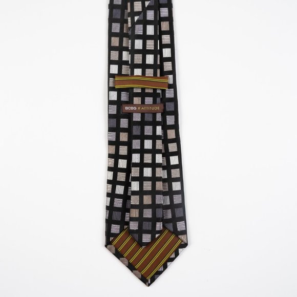 BCBG Attitude black silver square pattern 100% silk neck tie - Picture 5 of 6